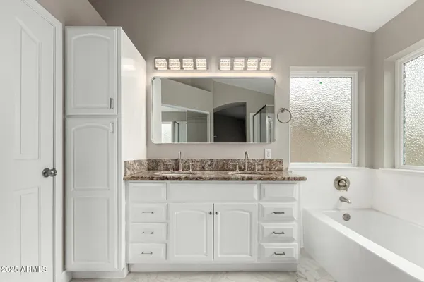 $2,875 | 2319 East San Tan Drive, Gilbert, AZ 85296