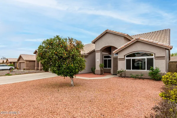 $2,875 | 2319 East San Tan Drive, Gilbert, AZ 85296