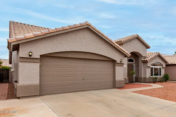 $2,875 | 2319 East San Tan Drive, Gilbert, AZ 85296