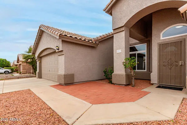 $2,875 | 2319 East San Tan Drive, Gilbert, AZ 85296