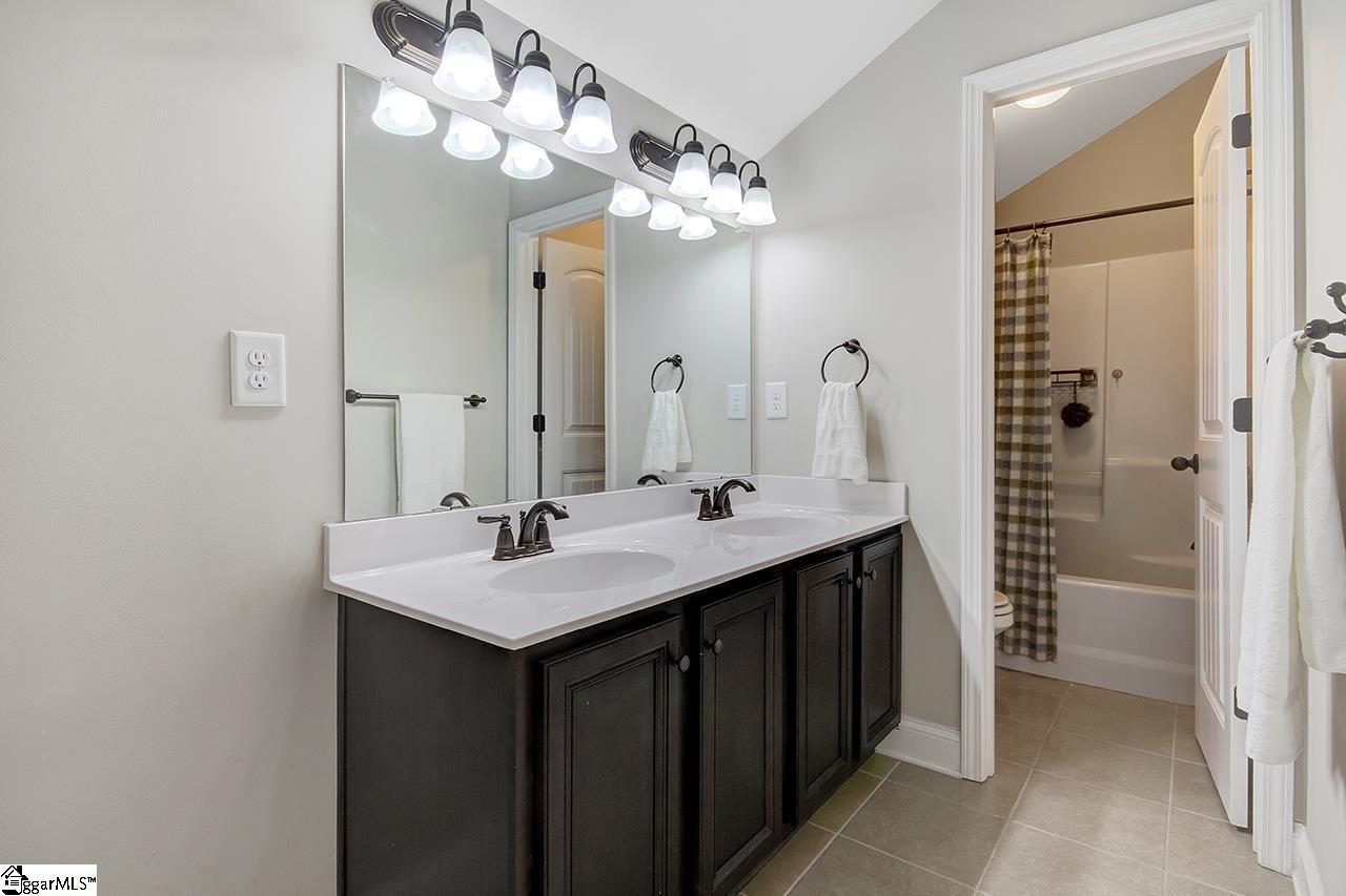 105 Ridgewater Court Fountain Inn, SC 29644 - Photo 31 of 36