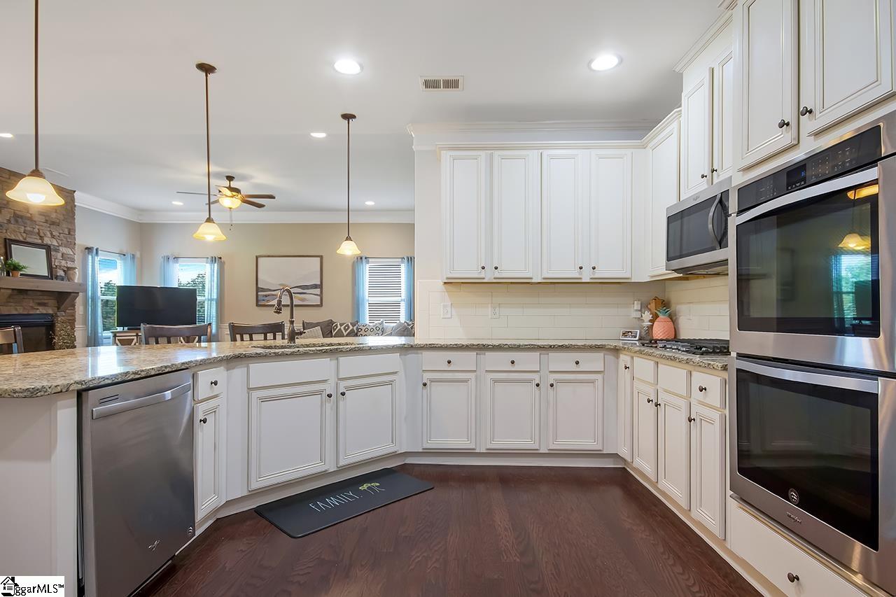 105 Ridgewater Court Fountain Inn, SC 29644 - Photo 8 of 36