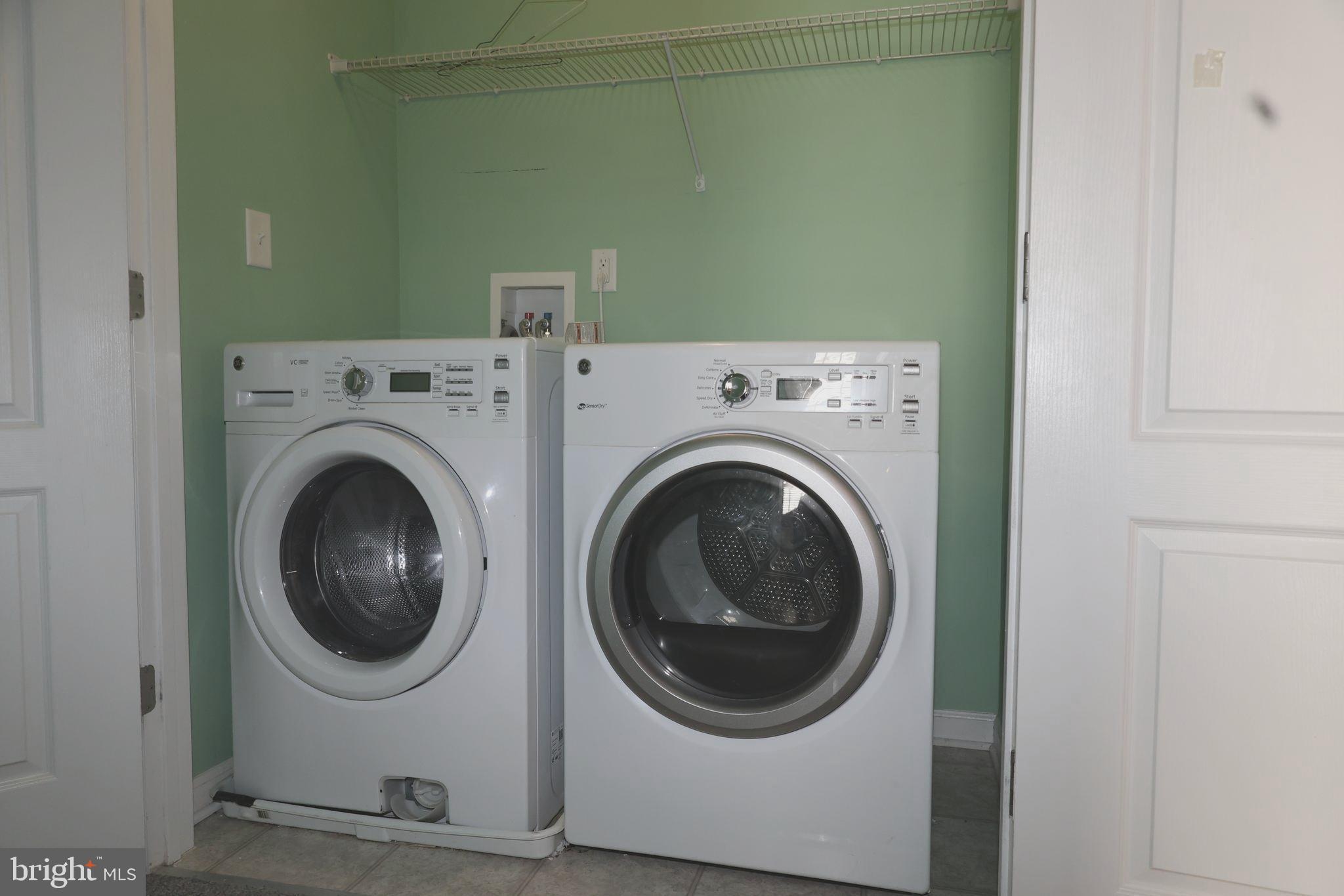 1224 North Fairfax Boulevard Ranson, WV 25438 - Photo 19 of 38 a utility room with dryer and washer