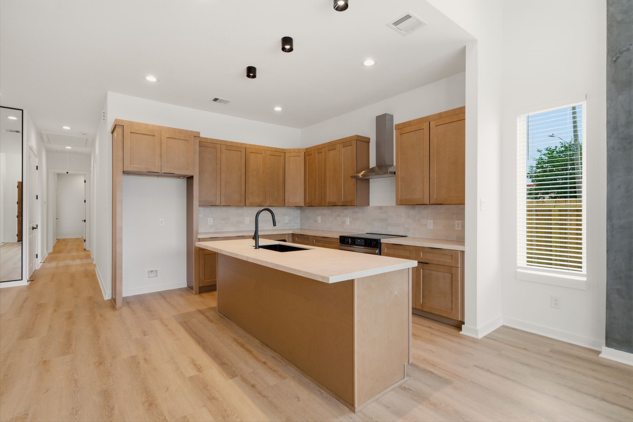 8203 Calhoun Road, Unit A/B Houston, TX 77033 - Photo 21 of 38