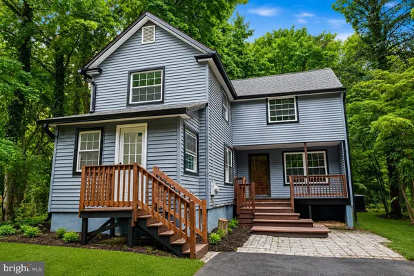 $775,000 | 227 West Ferry Road, Yardley, PA 19067