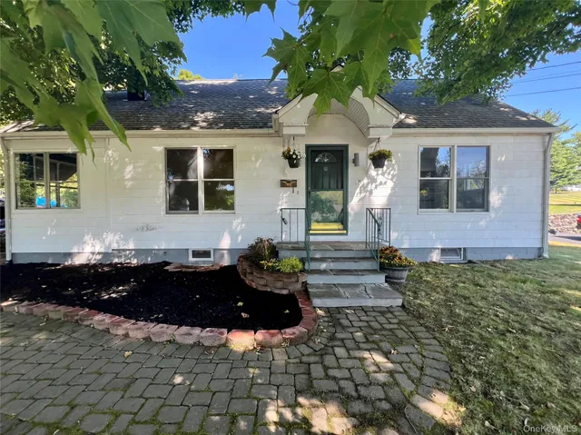 $421,000 | 15 Scanlon Avenue, Florida, NY 10921