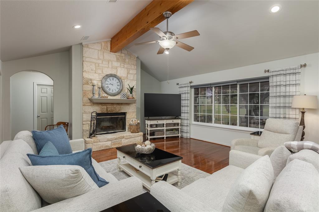 510 Highland Road Springtown, TX 76082 - Photo 11 of 40