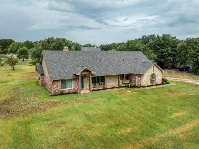 $475,000 | 510 Highland Road, Springtown, TX 76082