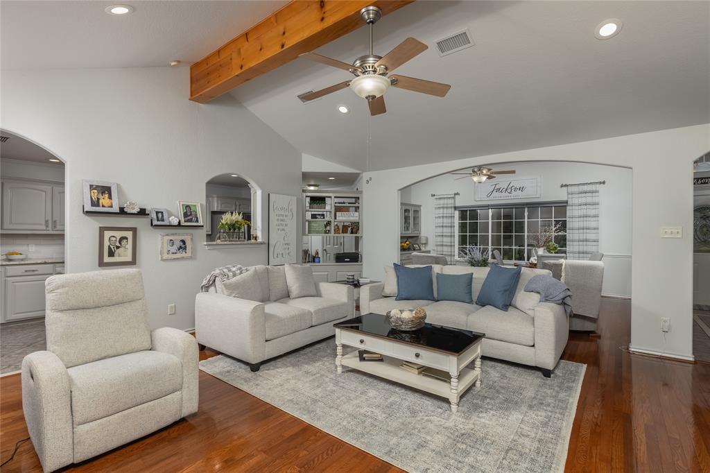 510 Highland Road Springtown, TX 76082 - Photo 10 of 40