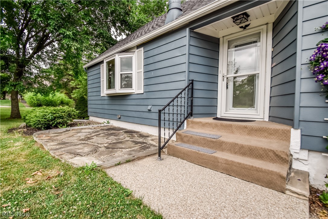339 East Sprague Road Seven Hills, OH 44131 - Photo 14 of 45
