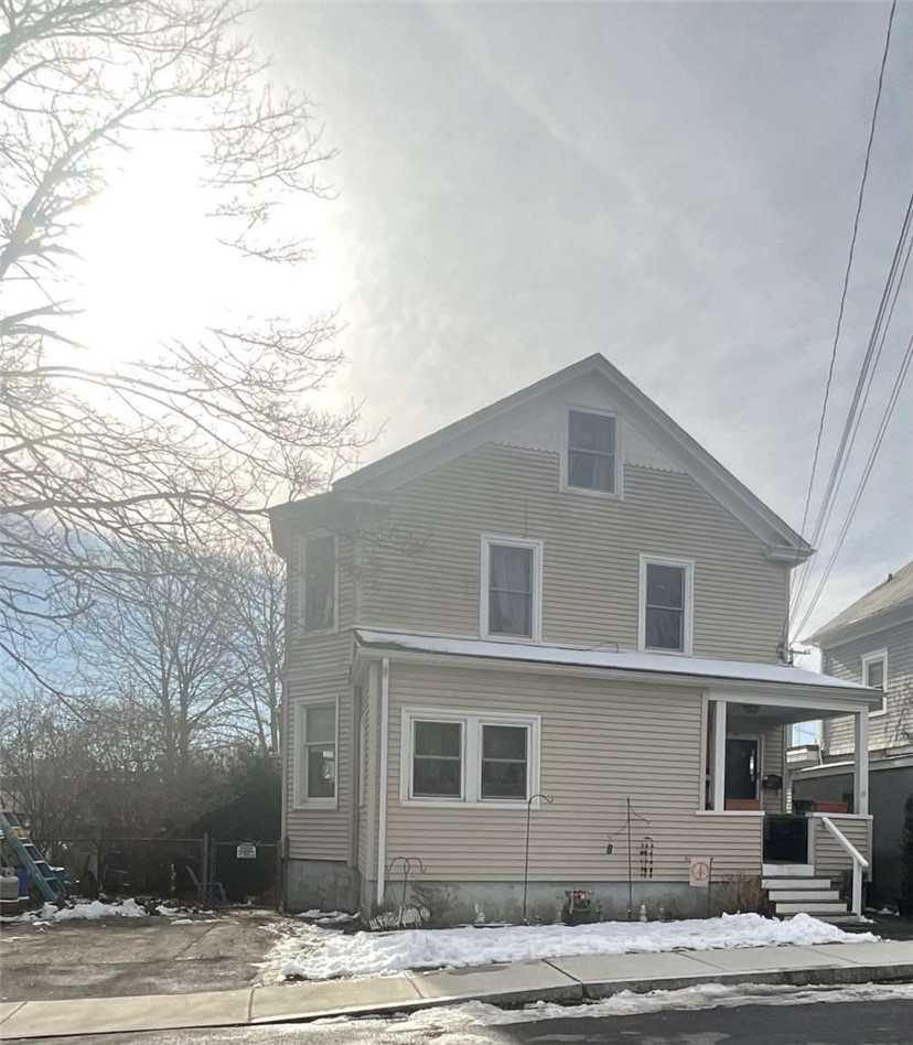 19 Vernon Avenue Newport, RI 02840 - Photo 3 of 10