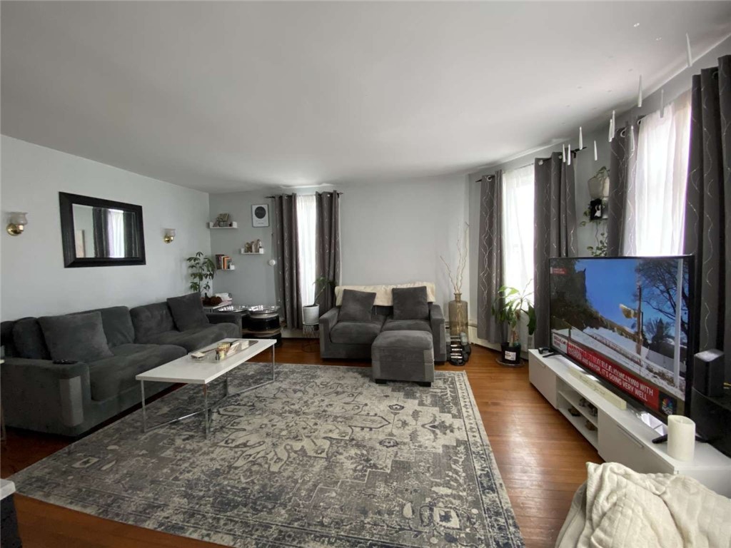 19 Vernon Avenue Newport, RI 02840 - Photo 7 of 10