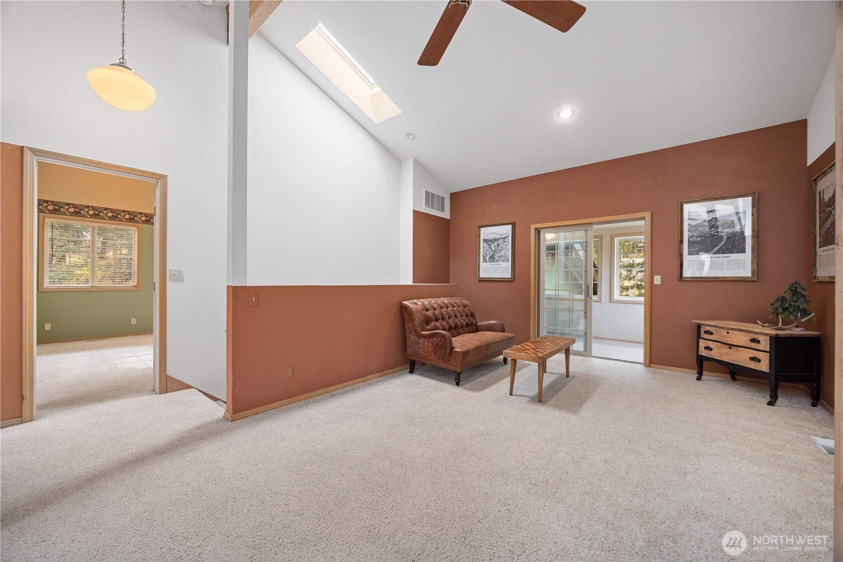 6545 Forest Ridge Drive Wenatchee, WA 98801 - Photo 21 of 40 a living room with furniture and a window