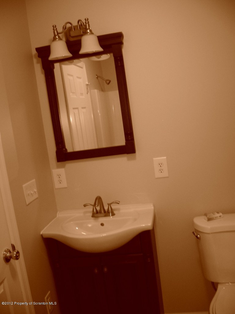 5 Locust Ridge Road Gouldsboro, PA 18424 - Photo 15 of 19 Gallery Image 15