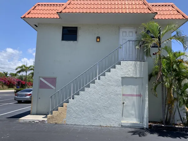 a view of entryway