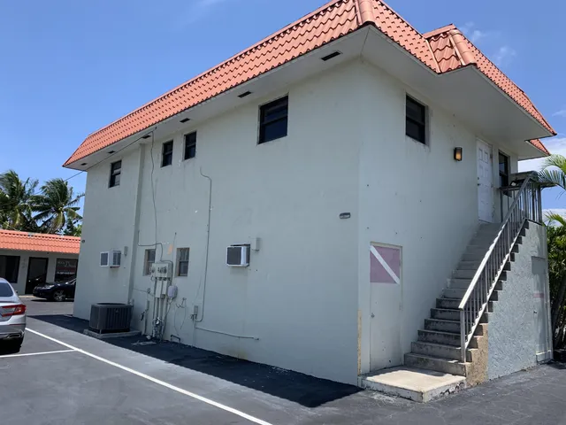 a view of a house with entryway