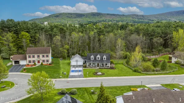 $575,000 | 14 County Court, Pittsfield, MA 01201