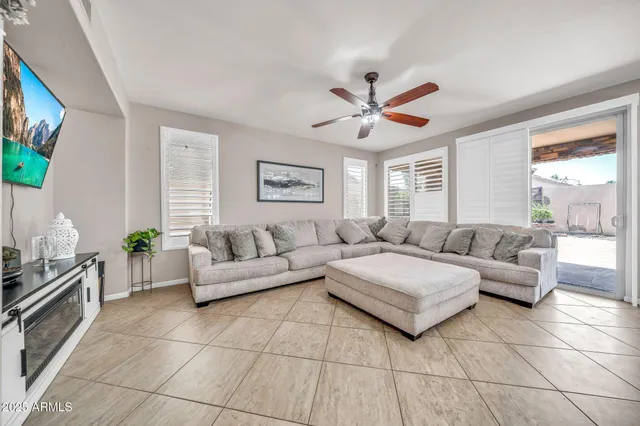 a view of entryway and hall