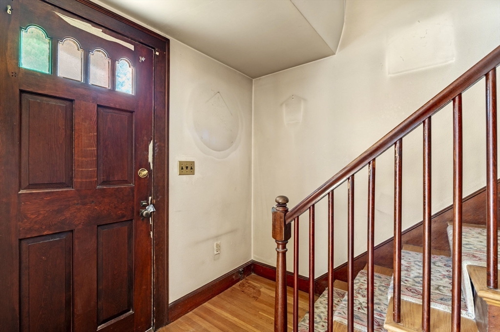 28 Sutcliffe Road Lynn, MA 01904 - Photo 3 of 33 Gallery Image 3
