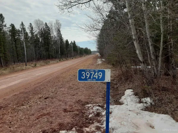 $180,000 | 39749 Davis Road, High Bridge, WI 54846