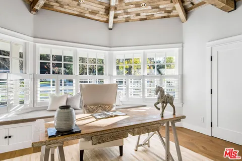 $9,500,000 | 5525 Paradise Valley Road, Hidden Hills, CA 91302