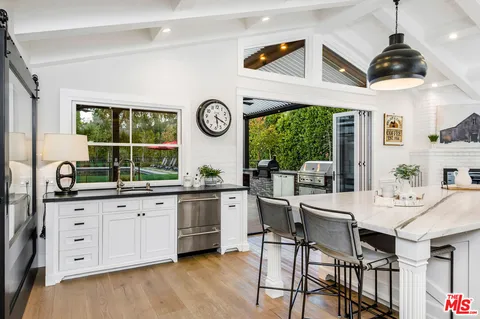 $9,500,000 | 5525 Paradise Valley Road, Hidden Hills, CA 91302