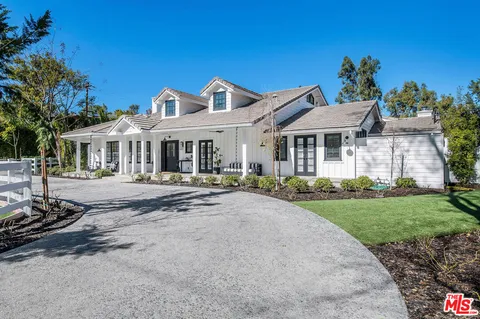 $9,500,000 | 5525 Paradise Valley Road, Hidden Hills, CA 91302