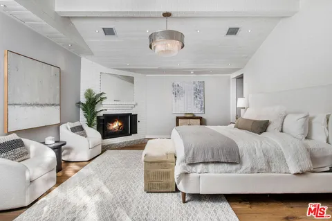 $9,500,000 | 5525 Paradise Valley Road, Hidden Hills, CA 91302