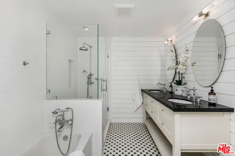 $9,500,000 | 5525 Paradise Valley Road, Hidden Hills, CA 91302