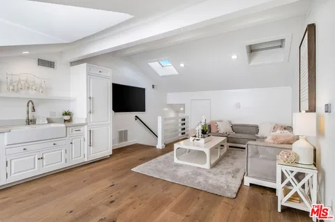 $9,500,000 | 5525 Paradise Valley Road, Hidden Hills, CA 91302