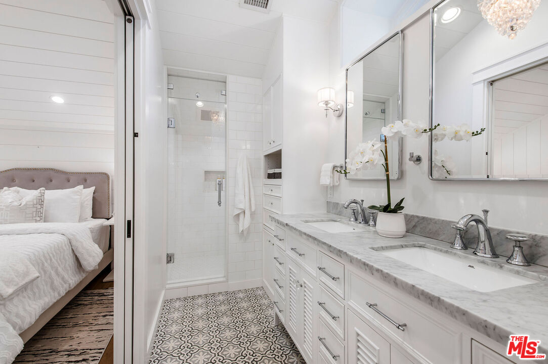 5525 Paradise Valley Road Hidden Hills, CA 91302 - Photo 37 of 55