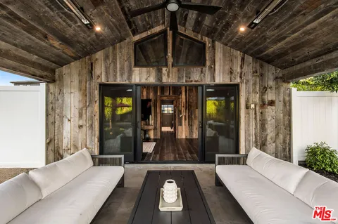 $9,500,000 | 5525 Paradise Valley Road, Hidden Hills, CA 91302