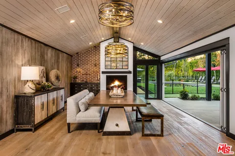 $9,500,000 | 5525 Paradise Valley Road, Hidden Hills, CA 91302