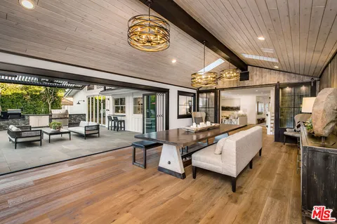 $9,500,000 | 5525 Paradise Valley Road, Hidden Hills, CA 91302