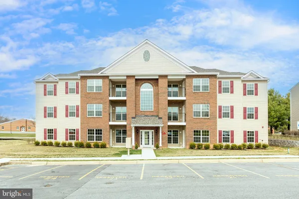 $334,900 | 820 Wembley Drive, Unit 3A, Hampstead, MD 21074