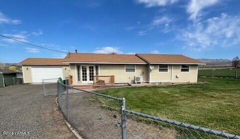 1131 Deeringhoff Road Moxee, WA 98936 - Photo 1 of 5 1131 1