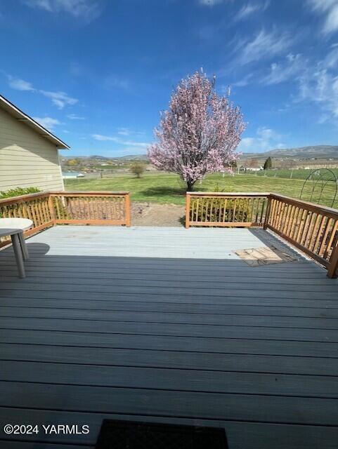 1131 Deeringhoff Road Moxee, WA 98936 - Photo 3 of 5 1131 5