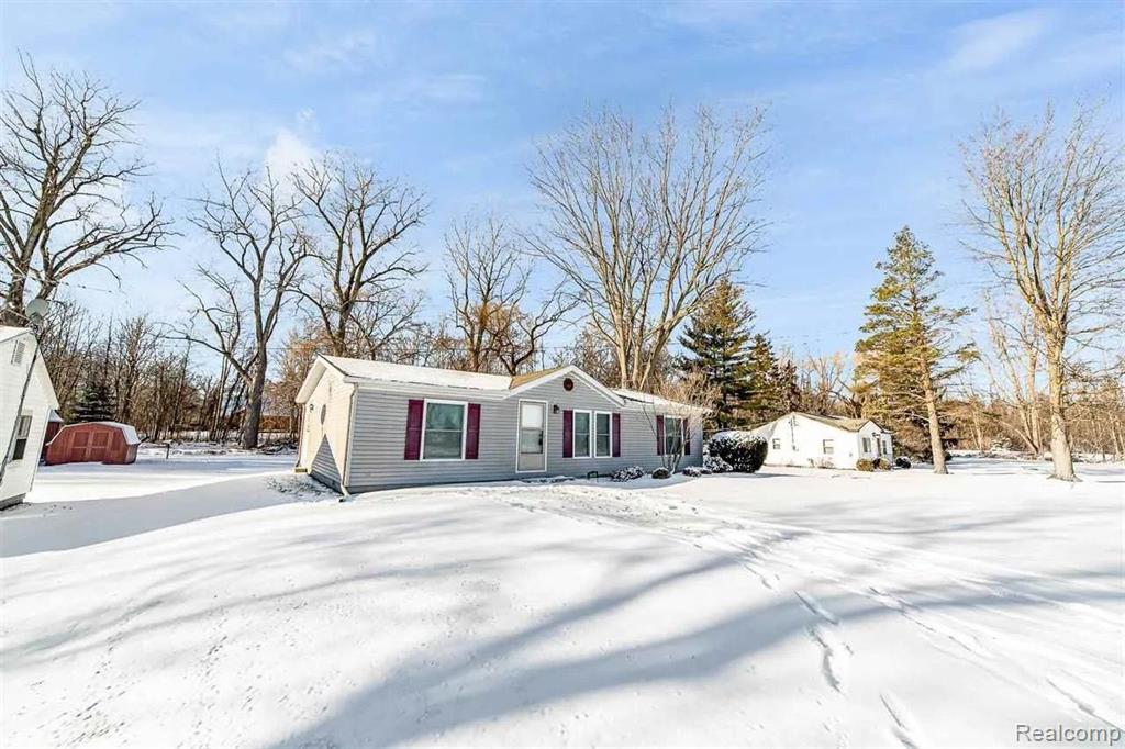 1079 North Huron Road Linwood, MI 48634 - Photo 13 of 15