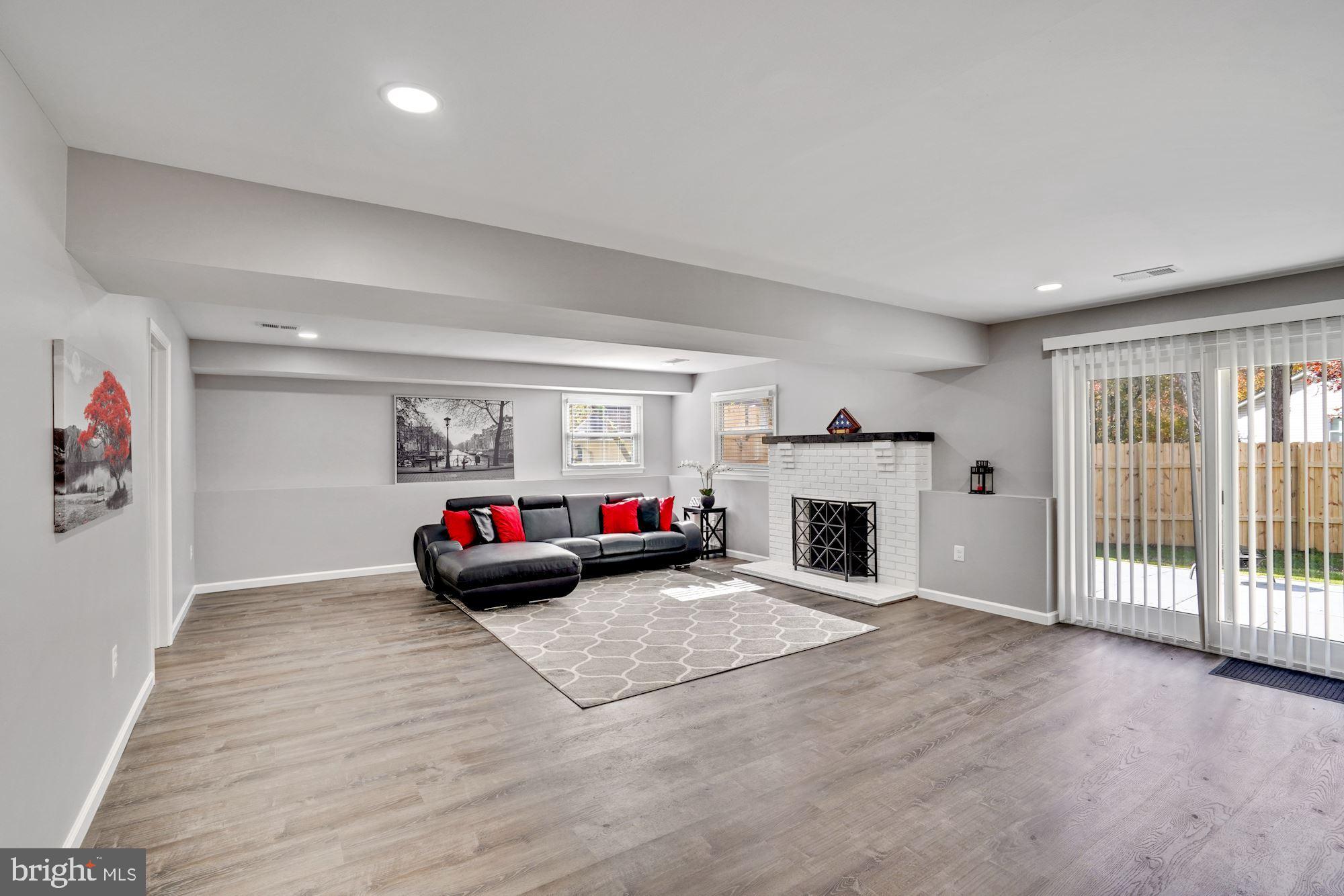 8915 Spur Road Springfield, VA 22153 - Photo 19 of 35 Family Room with walkout to Patio.