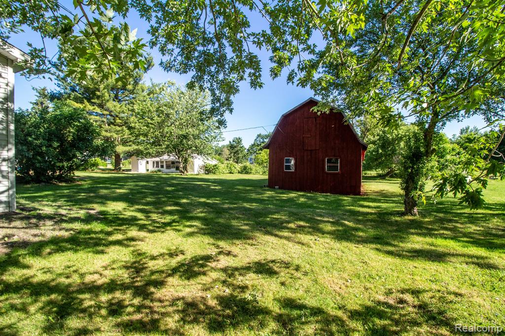 6050 North Vassar Road Flint, MI 48506 - Photo 36 of 44