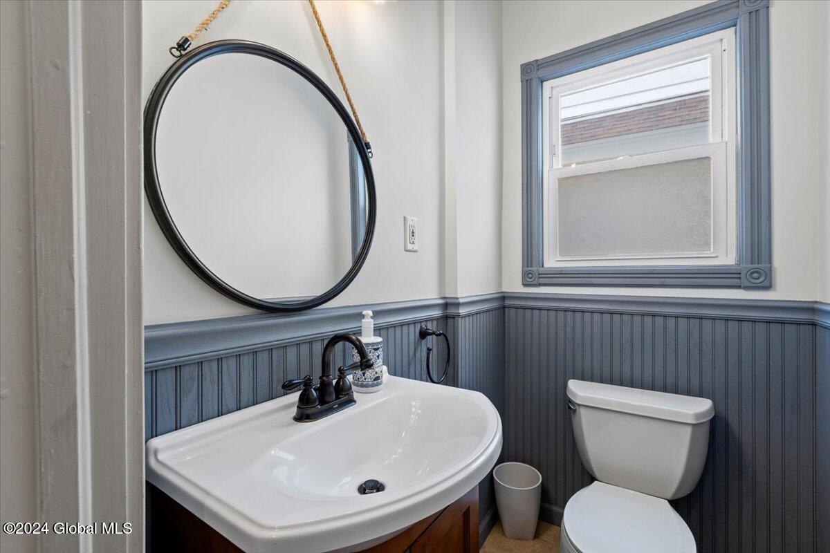 1091 Van Antwerp Road Schenectady, NY 12309 - Photo 14 of 36 16-ES6A9340