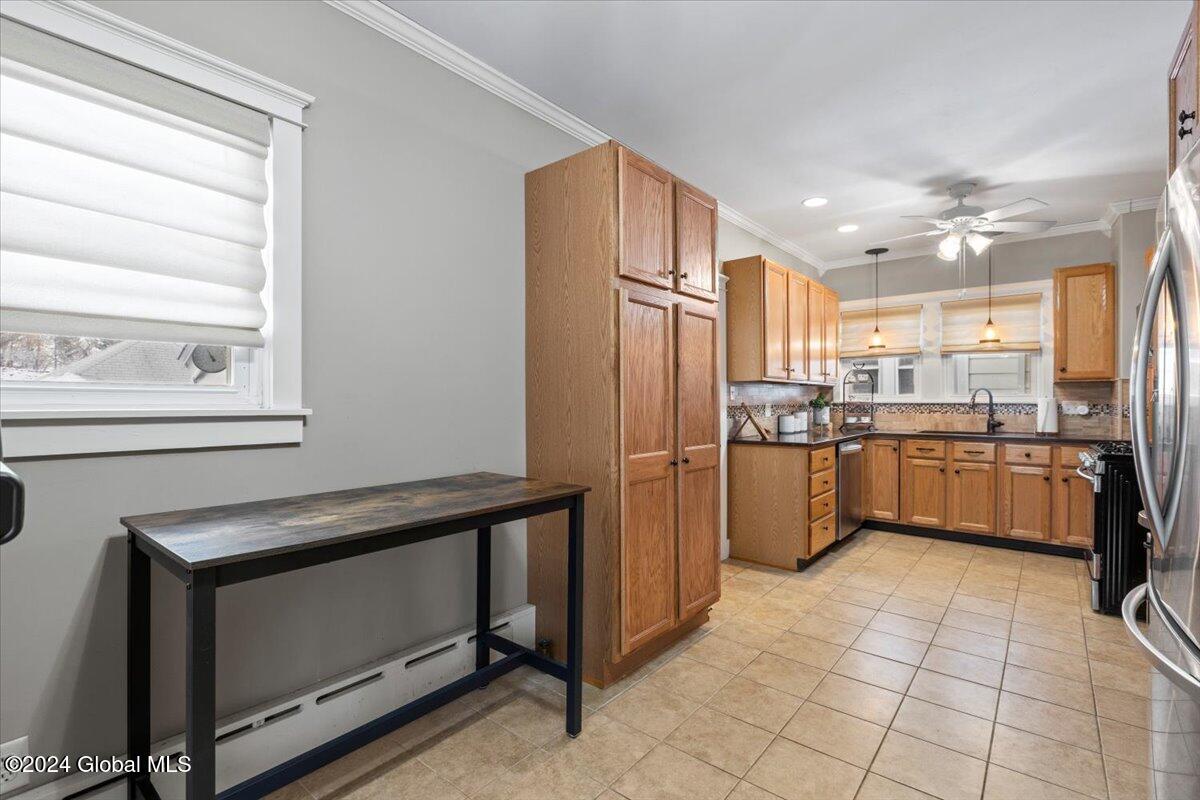 1091 Van Antwerp Road Schenectady, NY 12309 - Photo 19 of 36 27-ES6A9358
