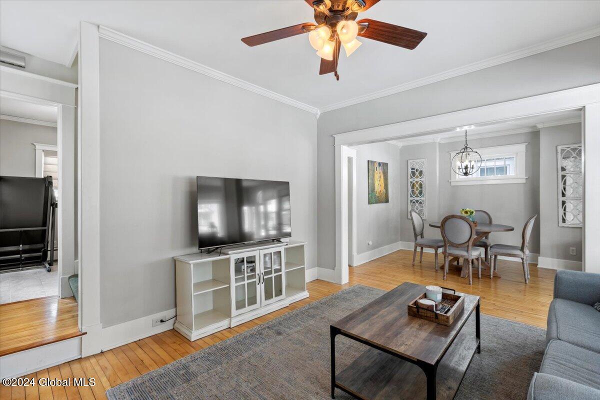 1091 Van Antwerp Road Schenectady, NY 12309 - Photo 8 of 36 10-ES6A9319