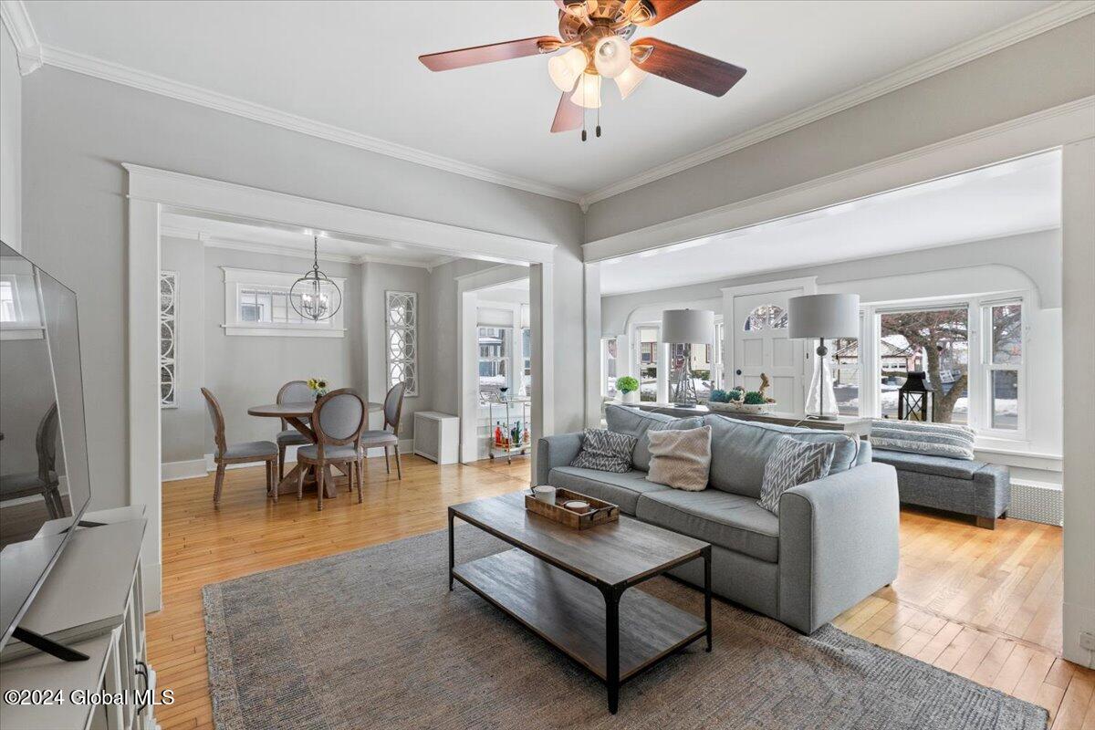 1091 Van Antwerp Road Schenectady, NY 12309 - Photo 9 of 36 11-ES6A9322