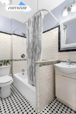 $2,900,000 | 75 2nd Street | Carroll Gardens