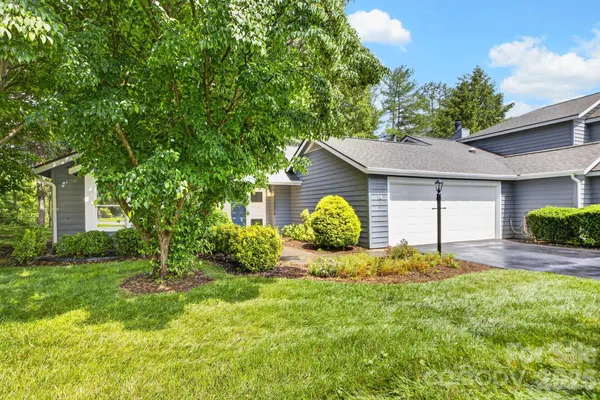 $425,000 | 10 Laurel Pl Drive, Asheville, NC 28803
