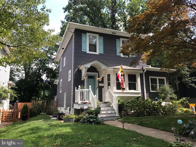 5313 Wendley Road Baltimore, MD 21229 - Photo 3 of 37 Covered front portico