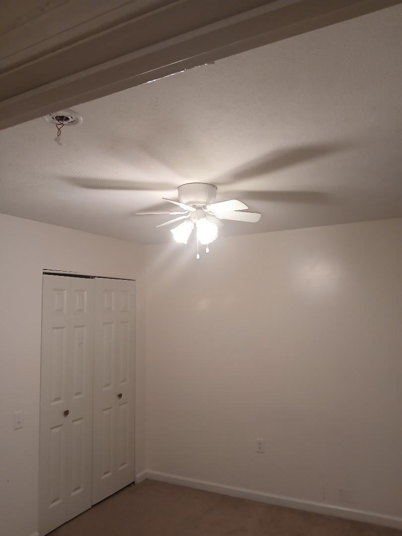 1405 East Edwards Street Springfield, IL 62703 - Photo 11 of 13 a view of a small space