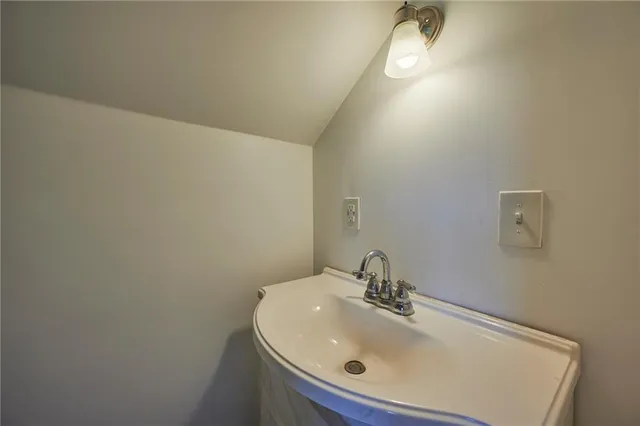 $199,000 | 439 Fort Cherry Road, Hickory, PA 15340