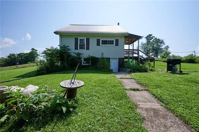 $199,000 | 439 Fort Cherry Road, Hickory, PA 15340